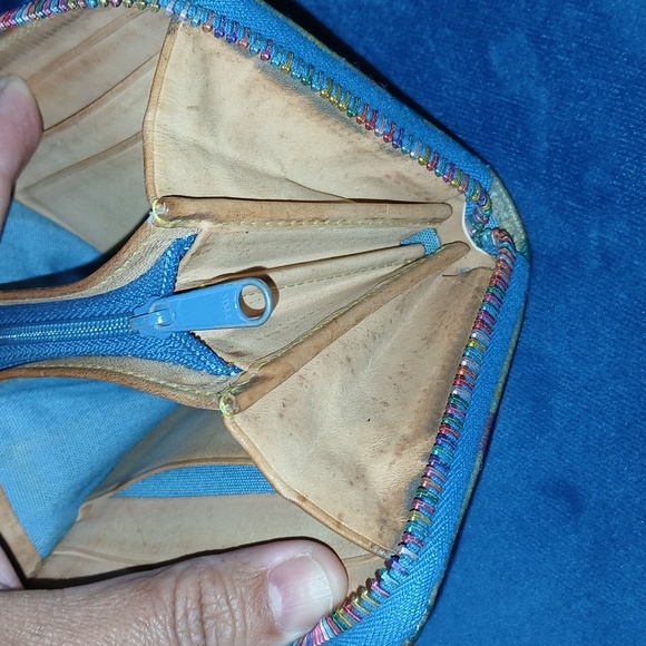 Dooney & Bourke Vintage Rainbow Zip Around Chunky Wallet - Picture 10 of 13